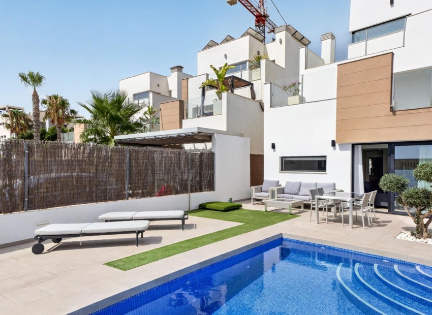 Resale - Villa - Guardamar Del Segura - El Raso