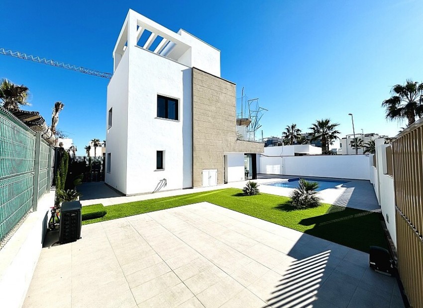 Resale - Villa - Guardamar Del Segura - El Raso