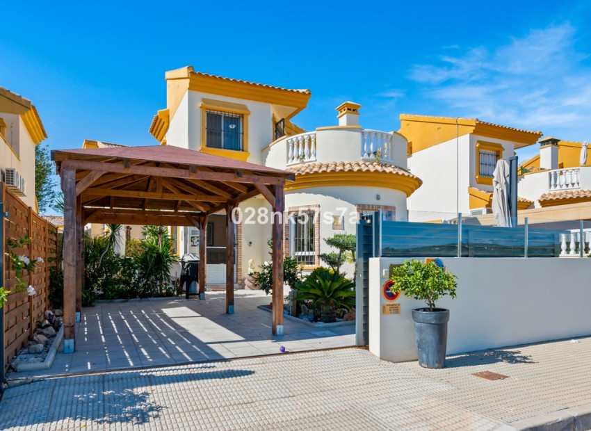 Resale - Villa - Guardamar Del Segura - Urbanización El Raso