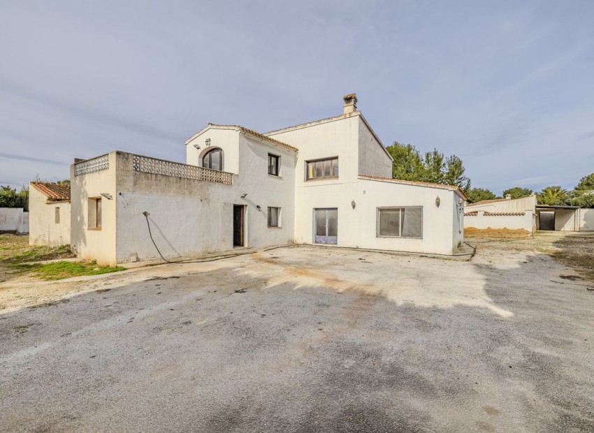 Resale - Villa - Javea