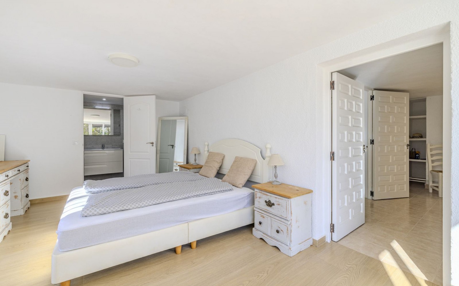 Resale - Villa - Javea
