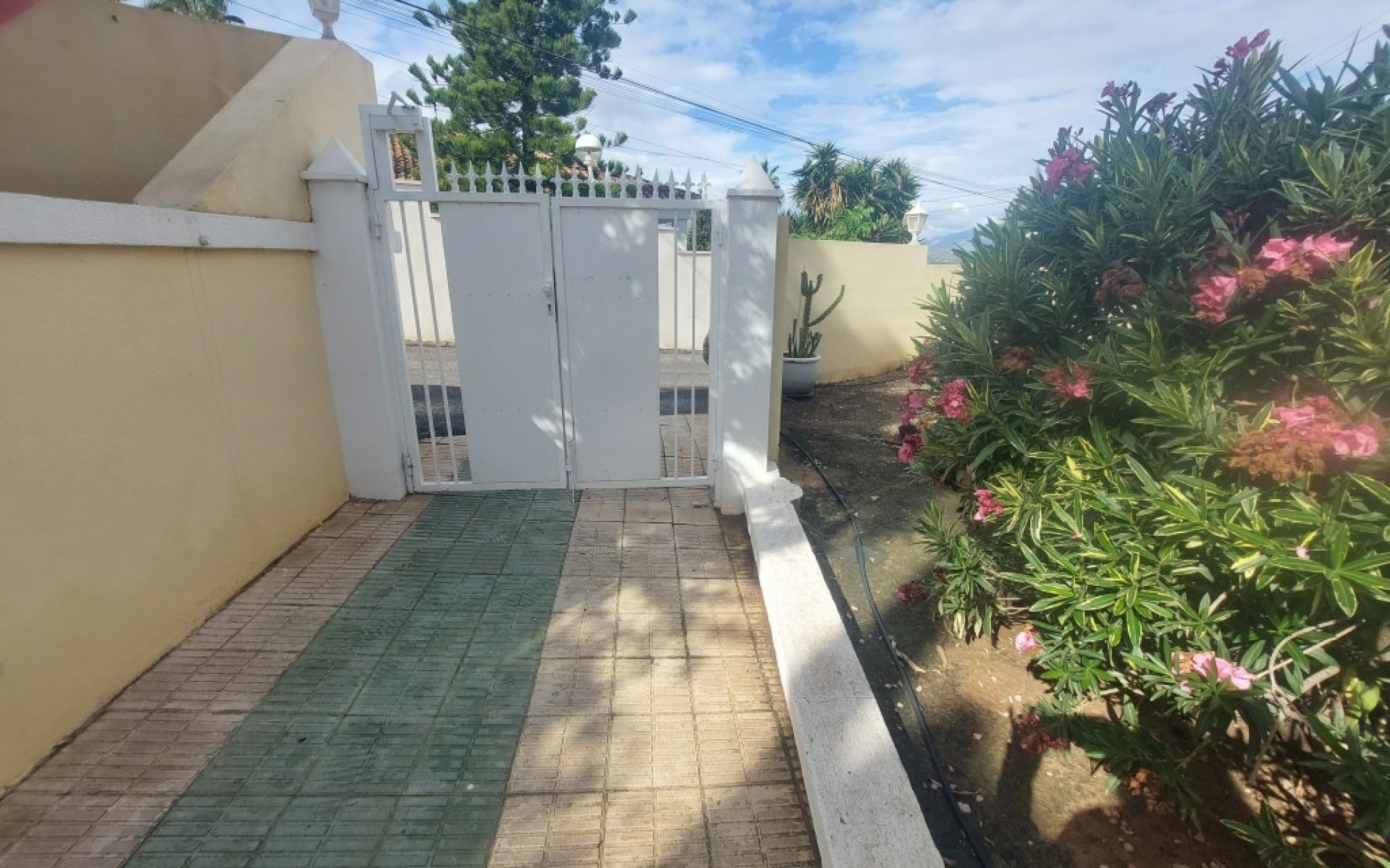 Resale - Villa - l'Alfas del Pi - Albir