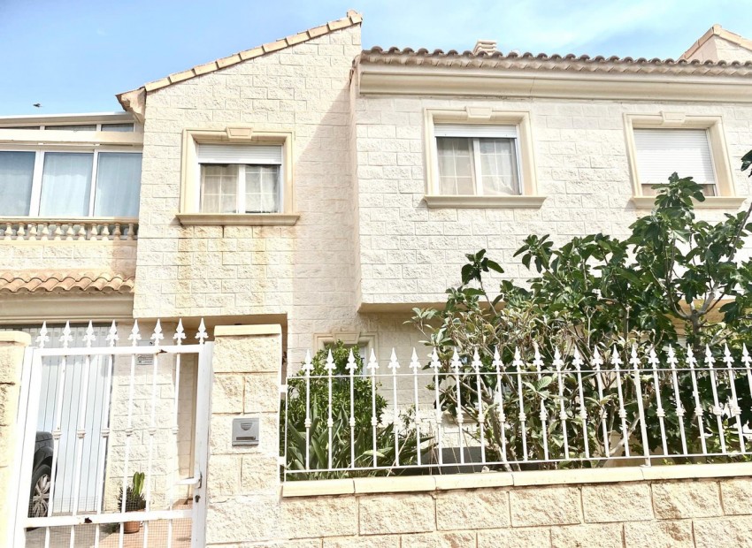 Resale - Villa - l'Alfas del Pi - Albir