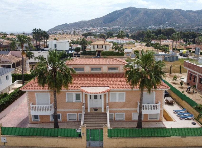 Resale - Villa - l'Alfas del Pi - L'Alfás del Pi Centro