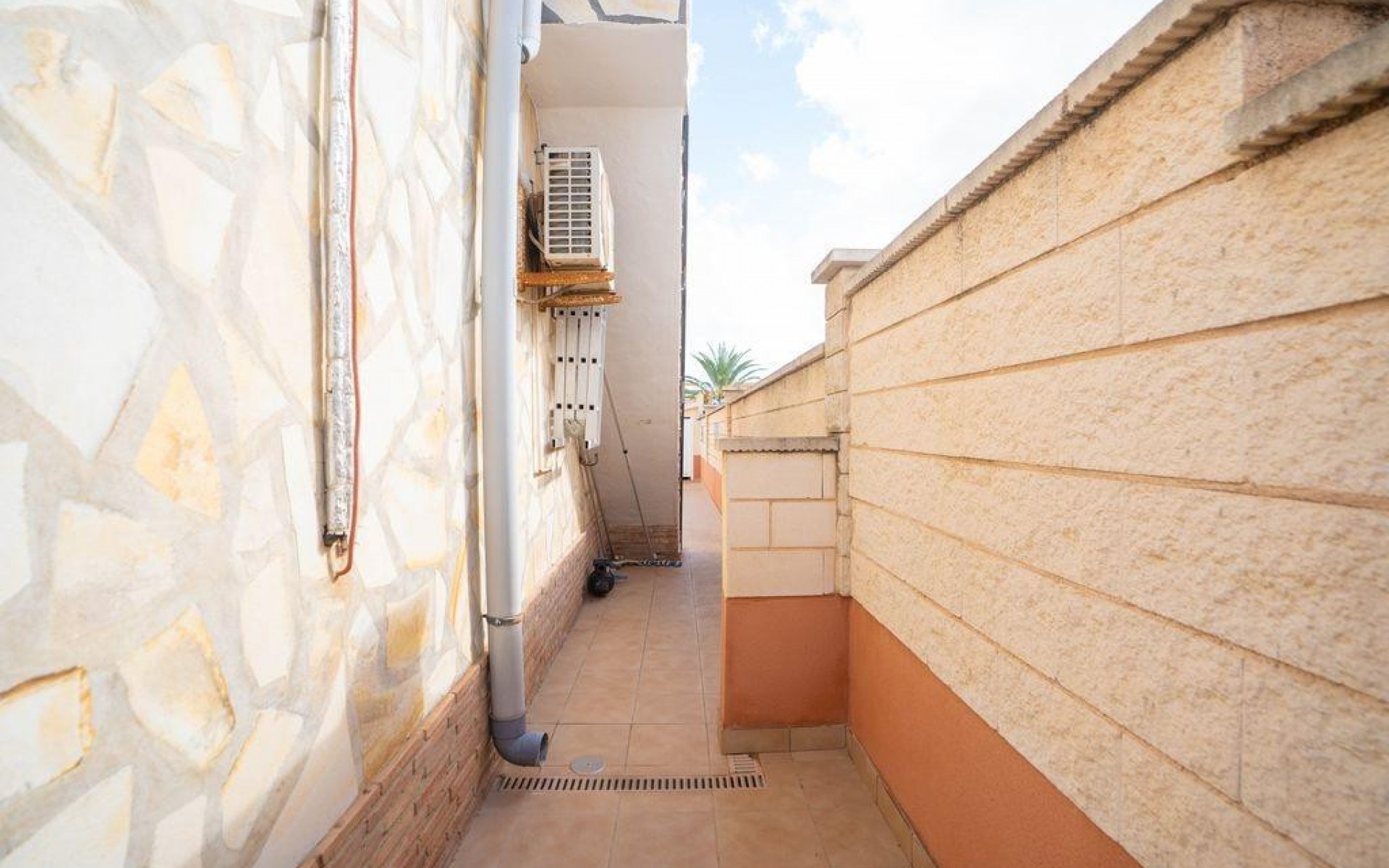 Resale - Villa - La Florida