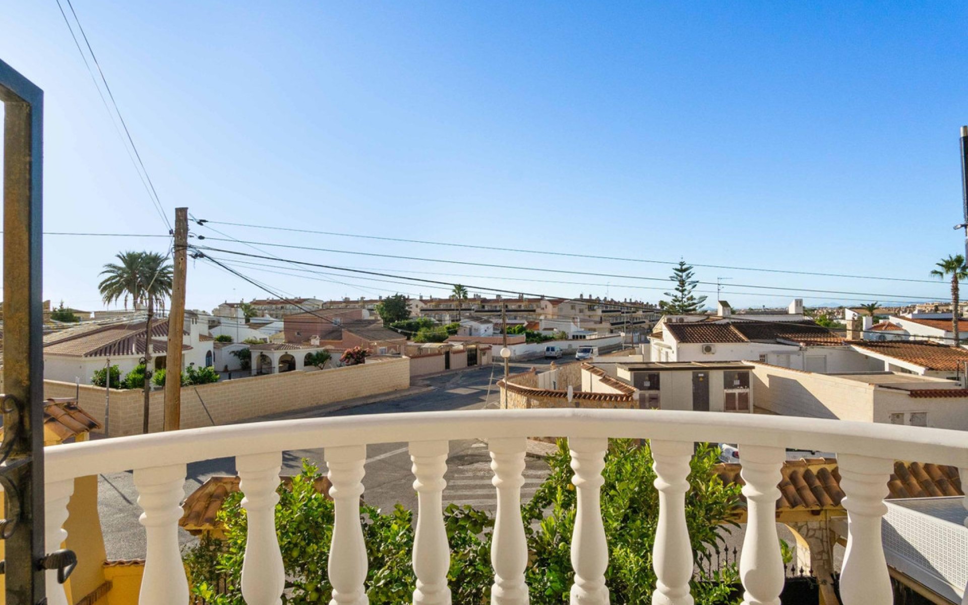 Resale - Villa - La Florida