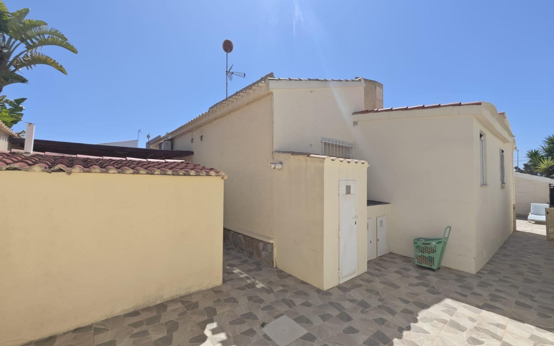 Resale - Villa - La Florida
