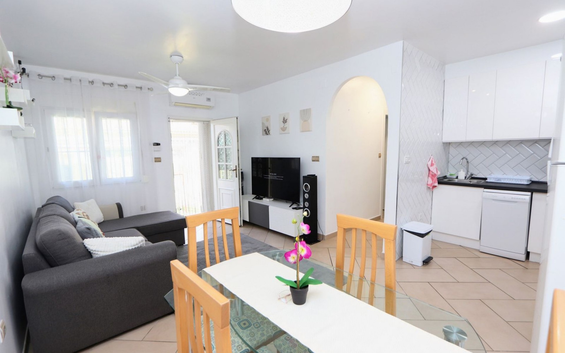 Resale - Villa - La Florida