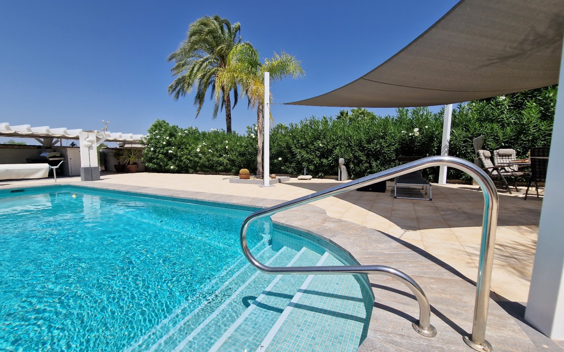 Resale - Villa - La Marina