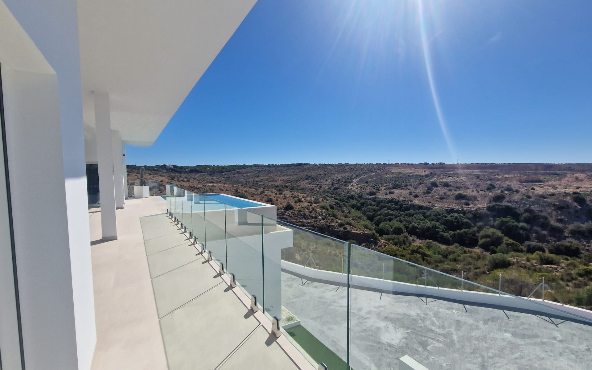 Resale - Villa - La Marina