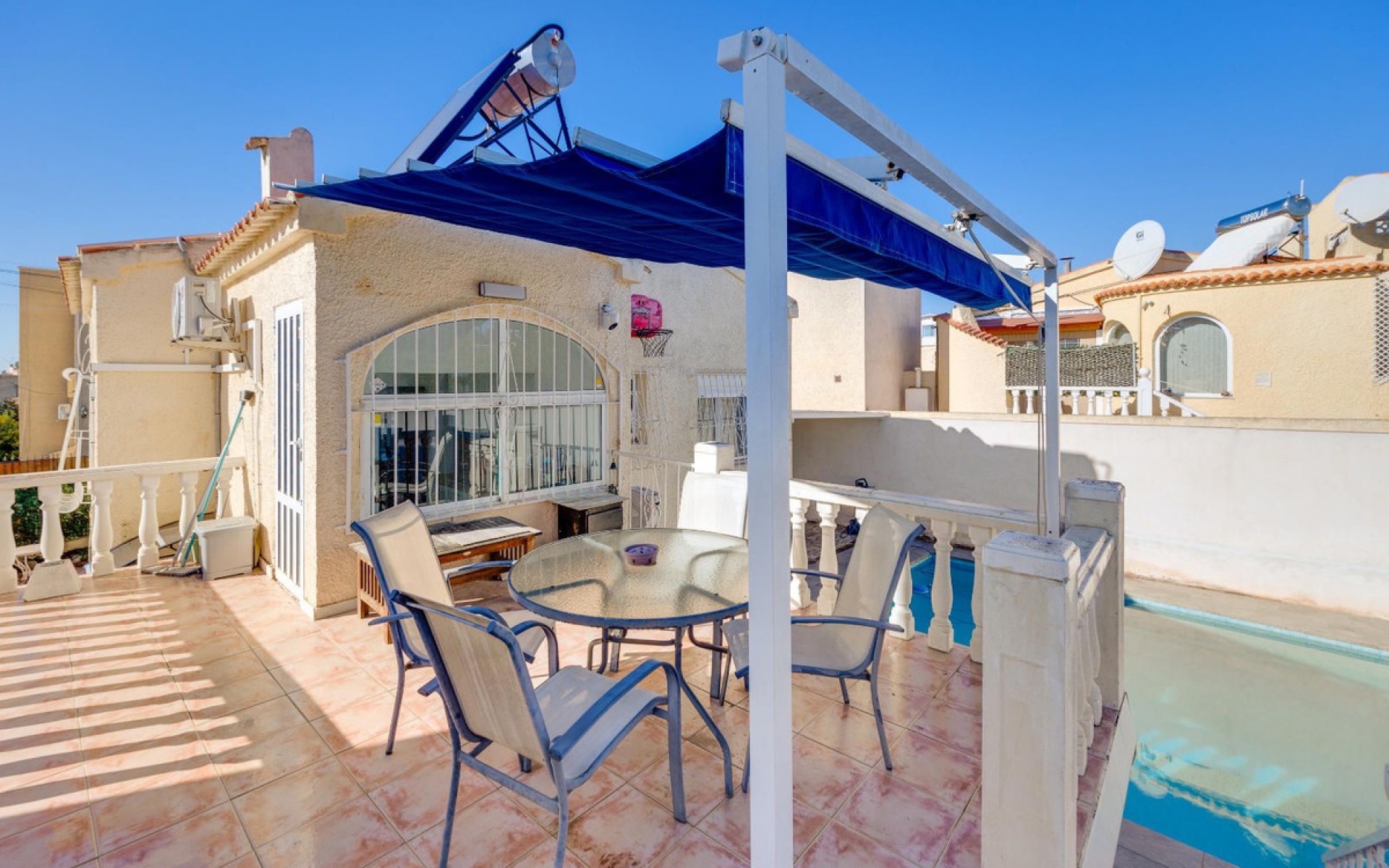 Resale - Villa - La Marina