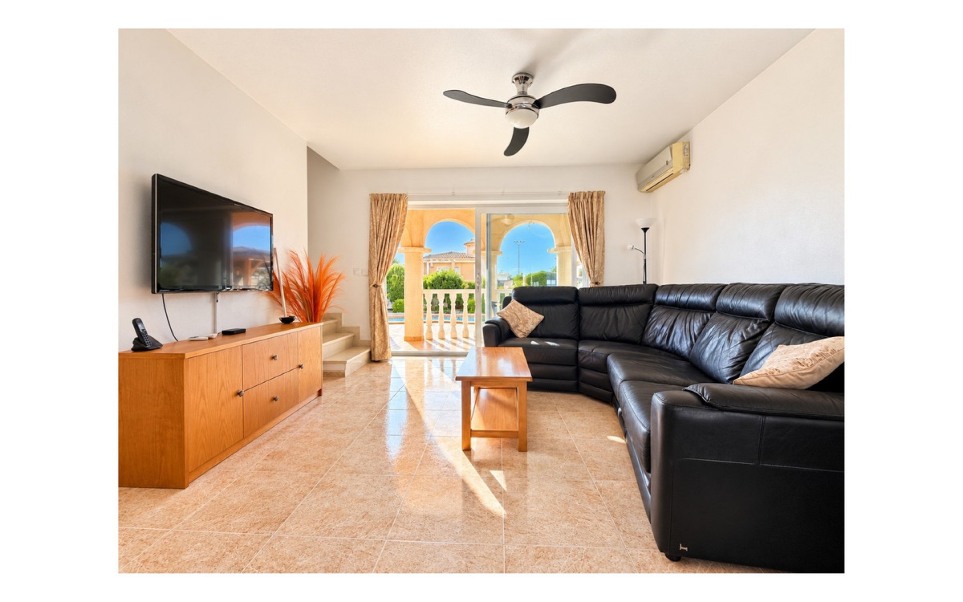 Resale - Villa - La Marina