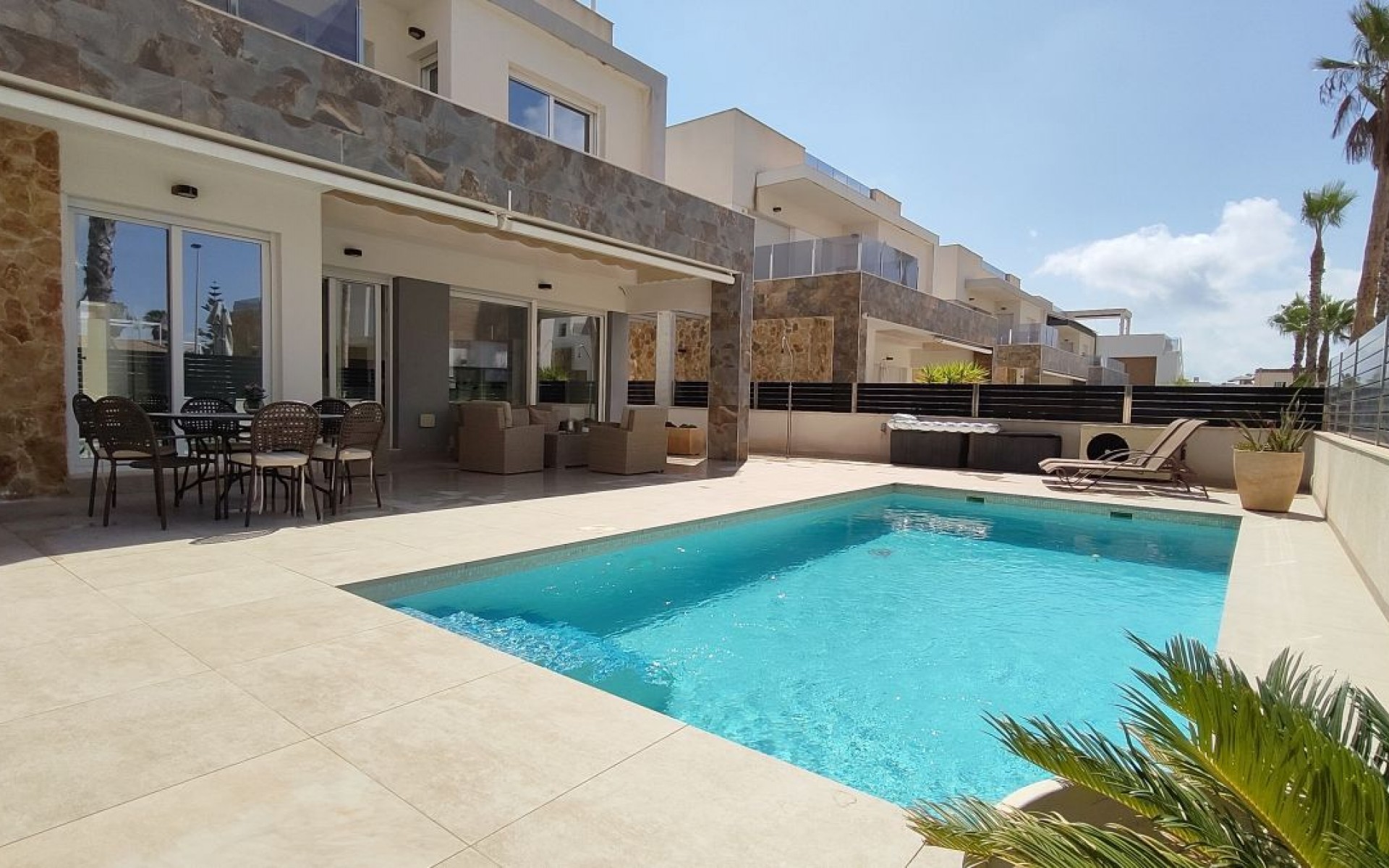 Resale - Villa - La Mata