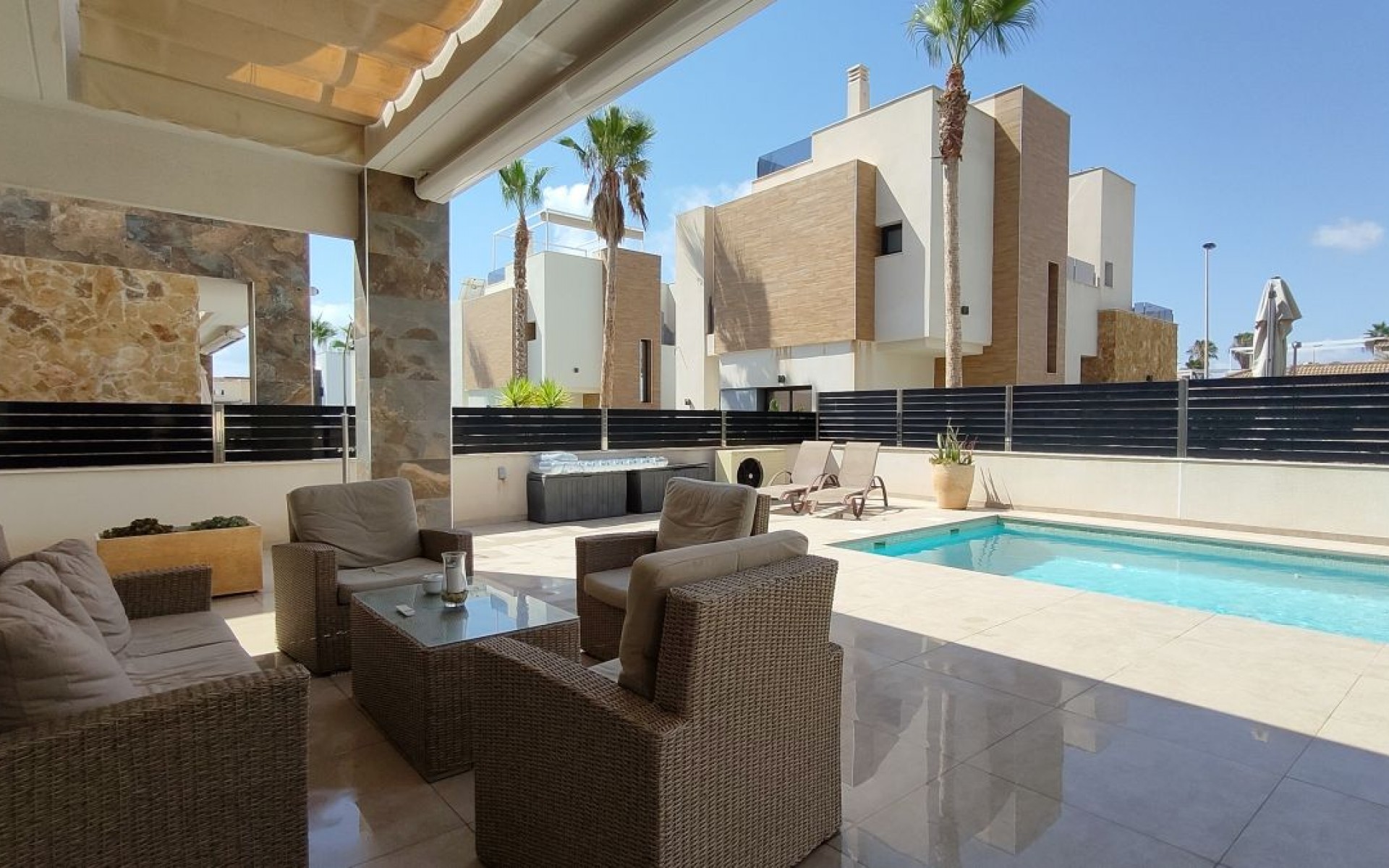 Resale - Villa - La Mata