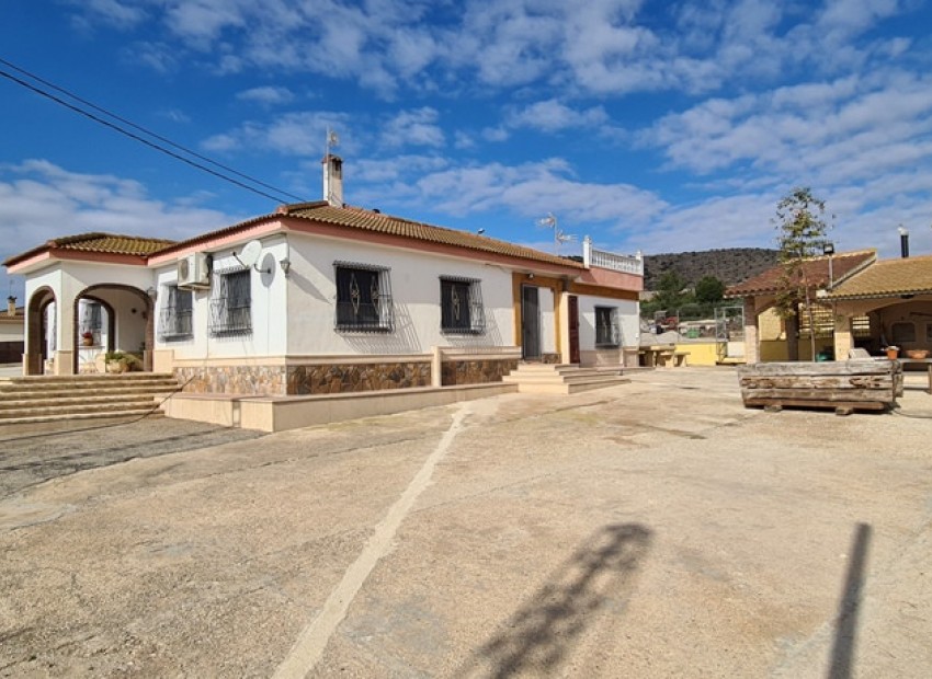 Resale - Villa - La Matanza