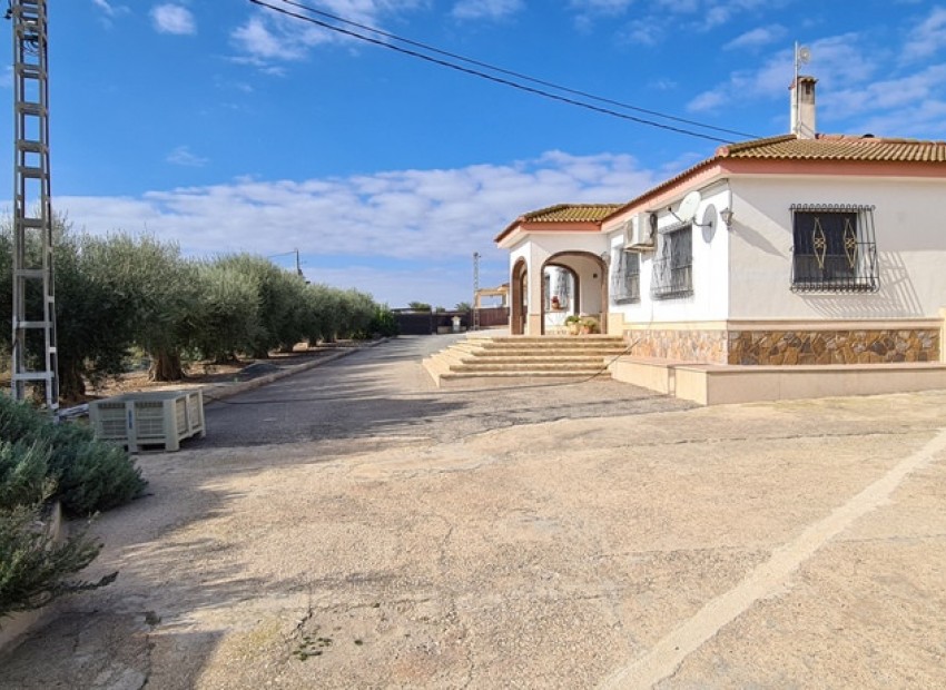 Resale - Villa - La Matanza