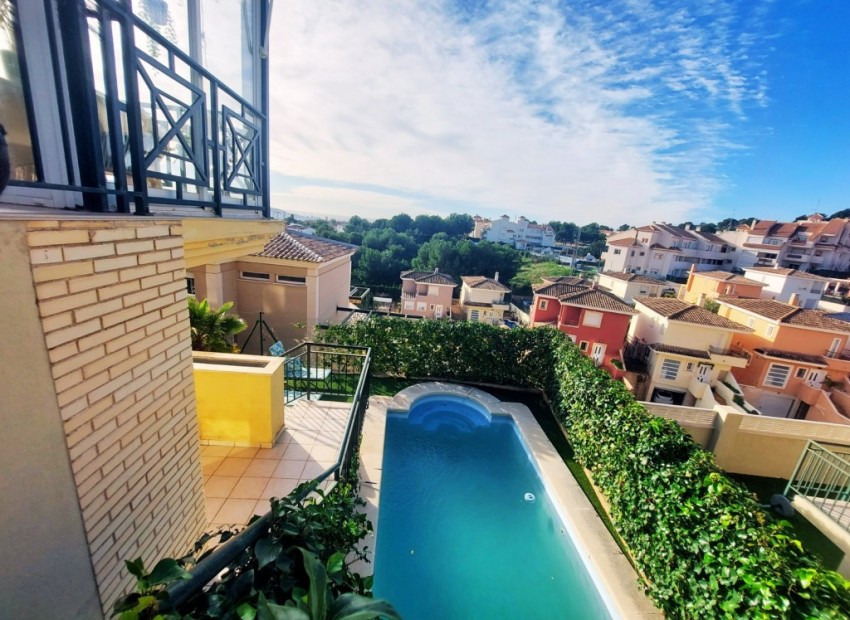 Resale - Villa - La Nucia - La Nucia Centro