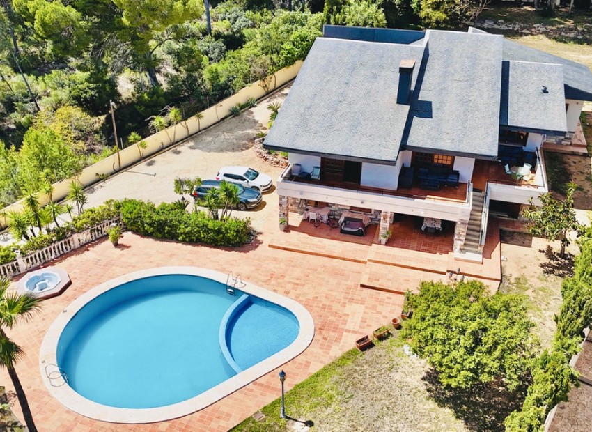 Resale - Villa - La Nucia