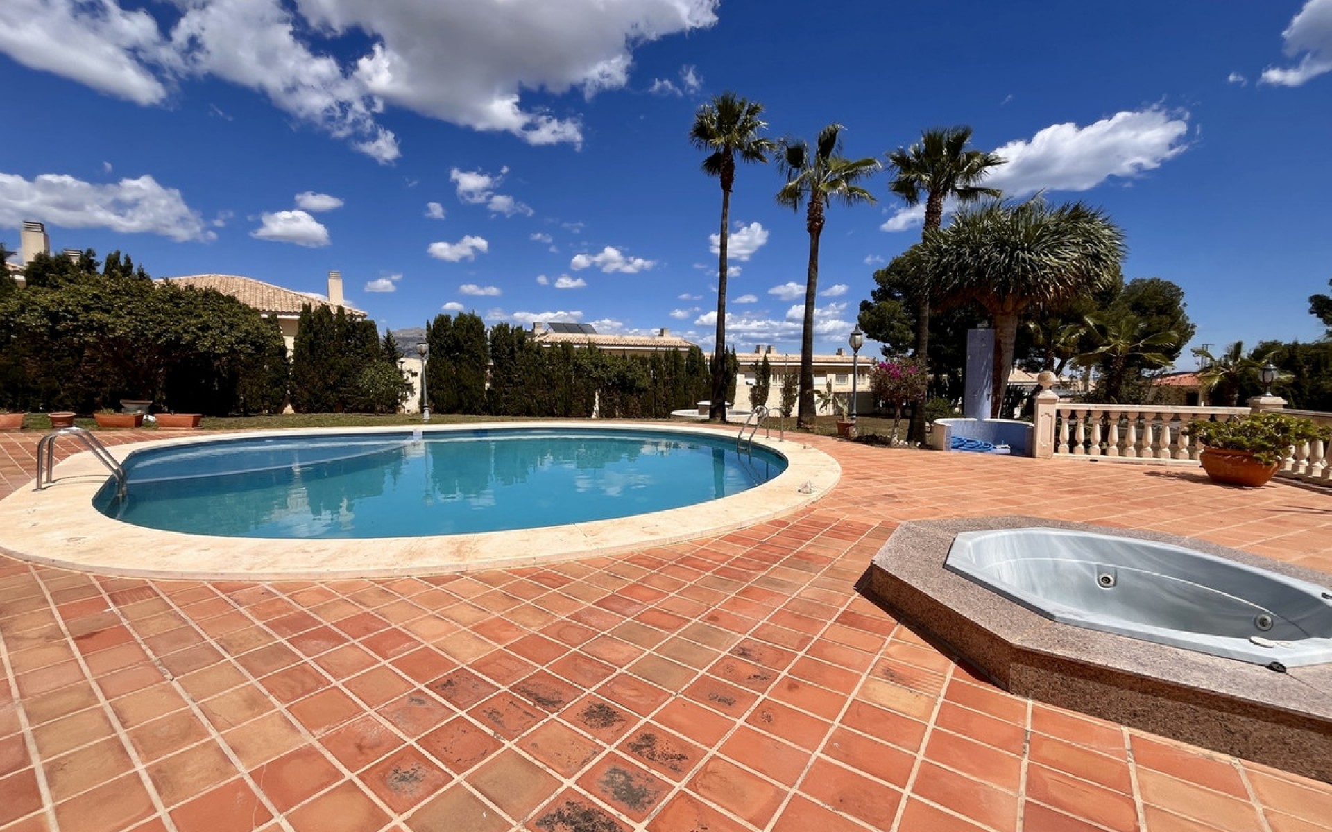 Resale - Villa - La Nucia