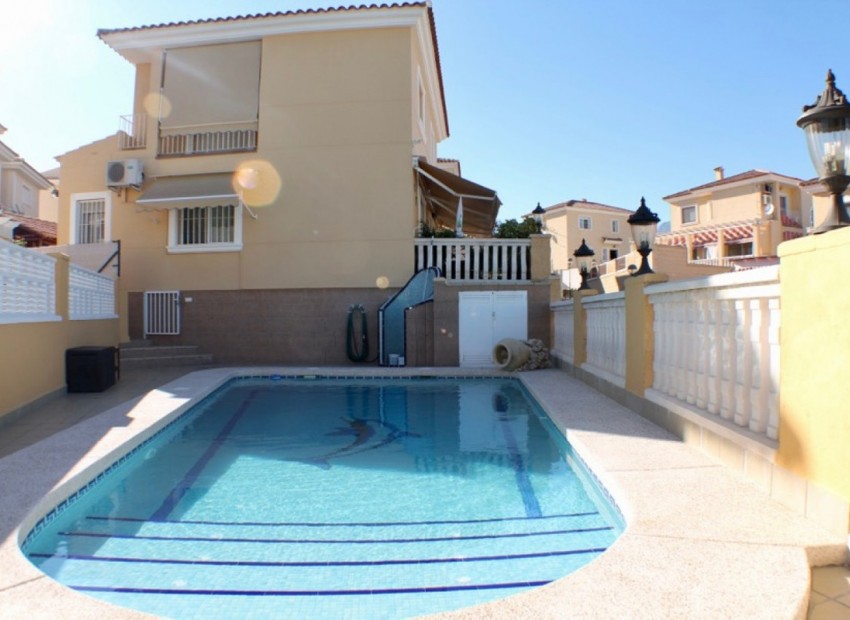 Resale - Villa - La Nucia