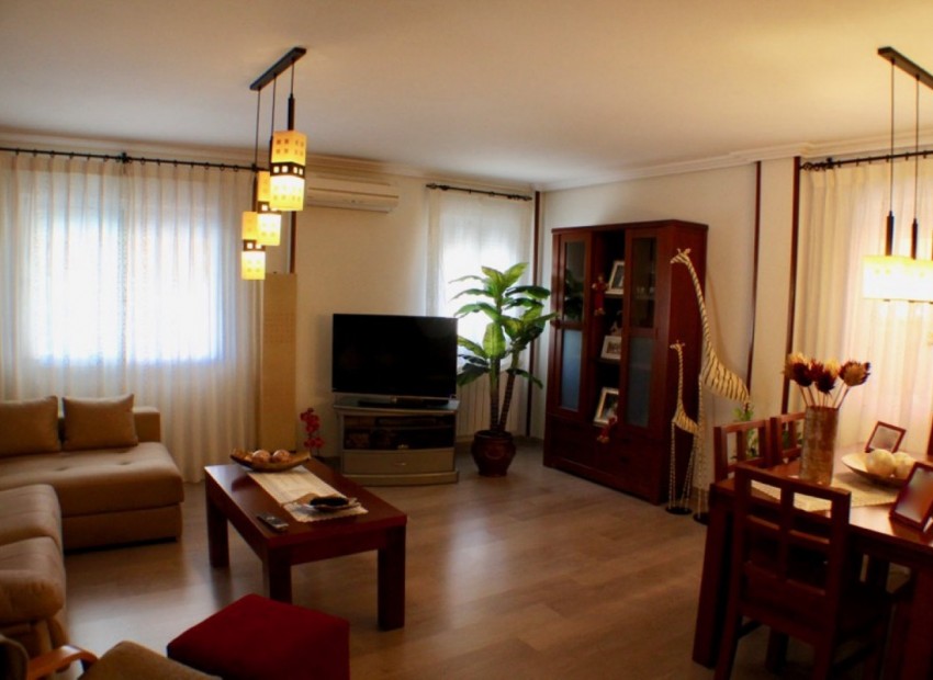 Resale - Villa - La Nucia