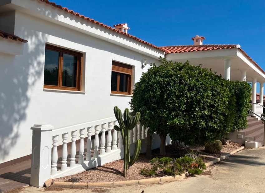 Resale - Villa - La Nucia