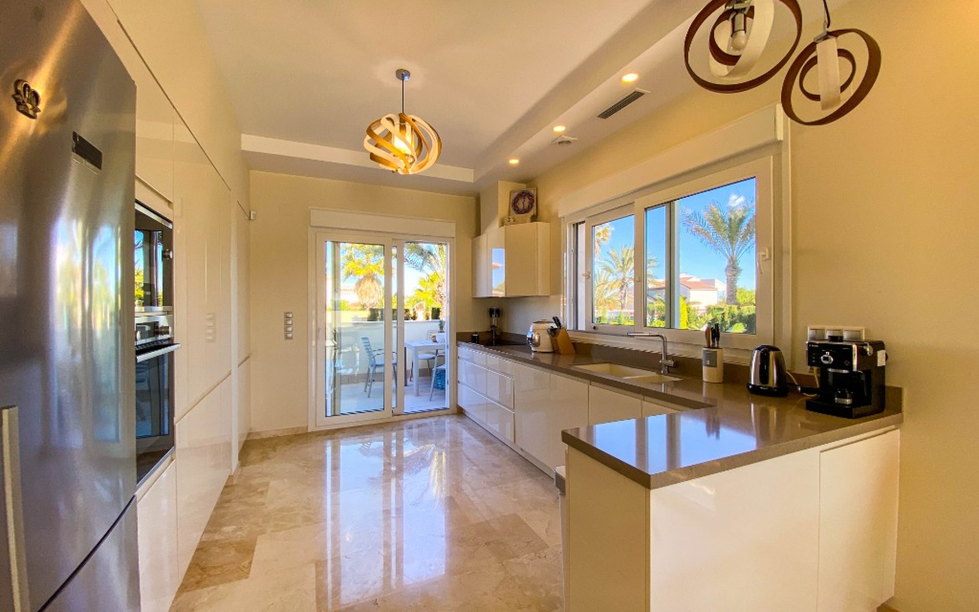 Resale - Villa - La Zenia