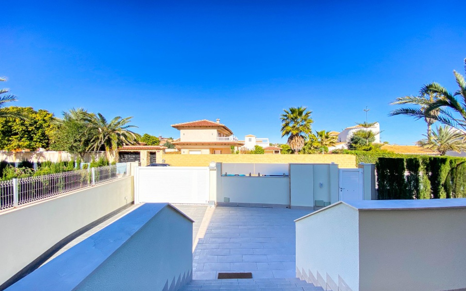 Resale - Villa - La Zenia