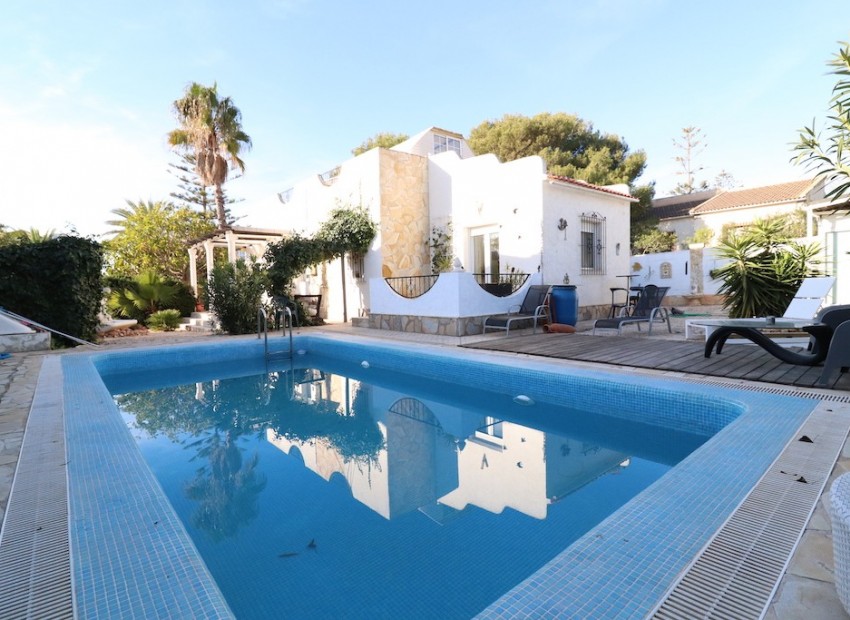 Resale - Villa - La Zenia