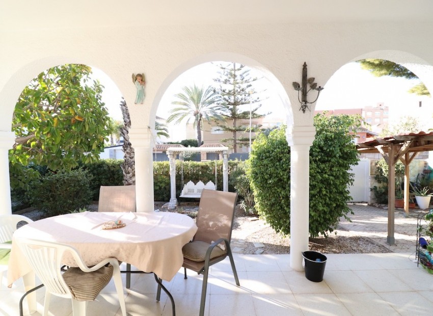Resale - Villa - La Zenia