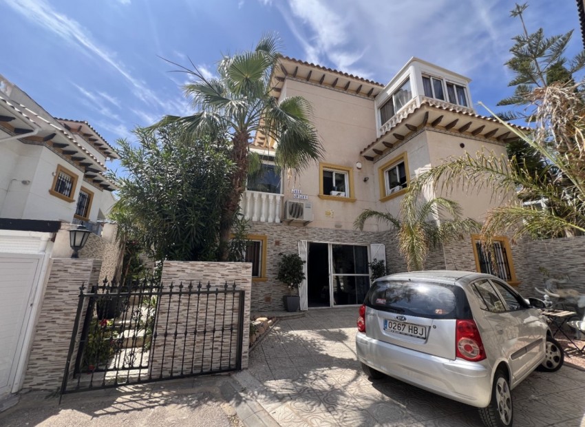 Resale - Villa - La Zenia