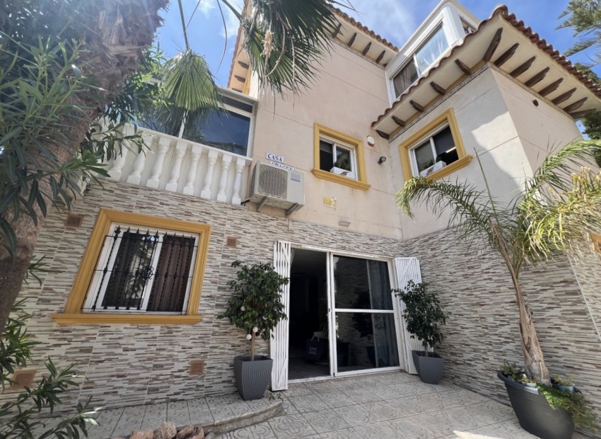 Resale - Villa - La Zenia