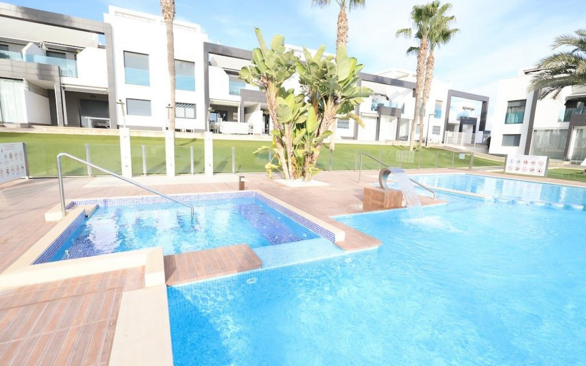 Resale - Villa - La Zenia
