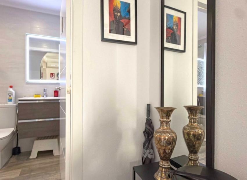 Resale - Villa - La Zenia