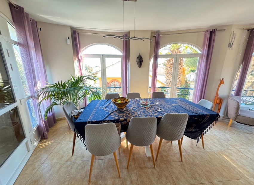 Resale - Villa - La Zenia