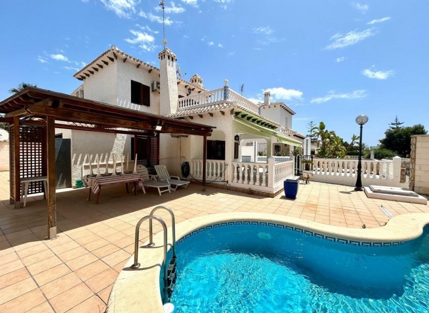 Resale - Villa - La Zenia
