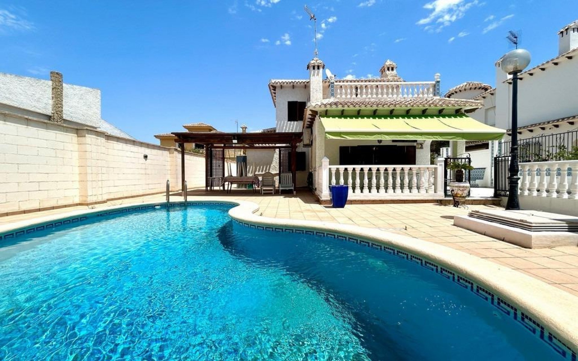 Resale - Villa - La Zenia