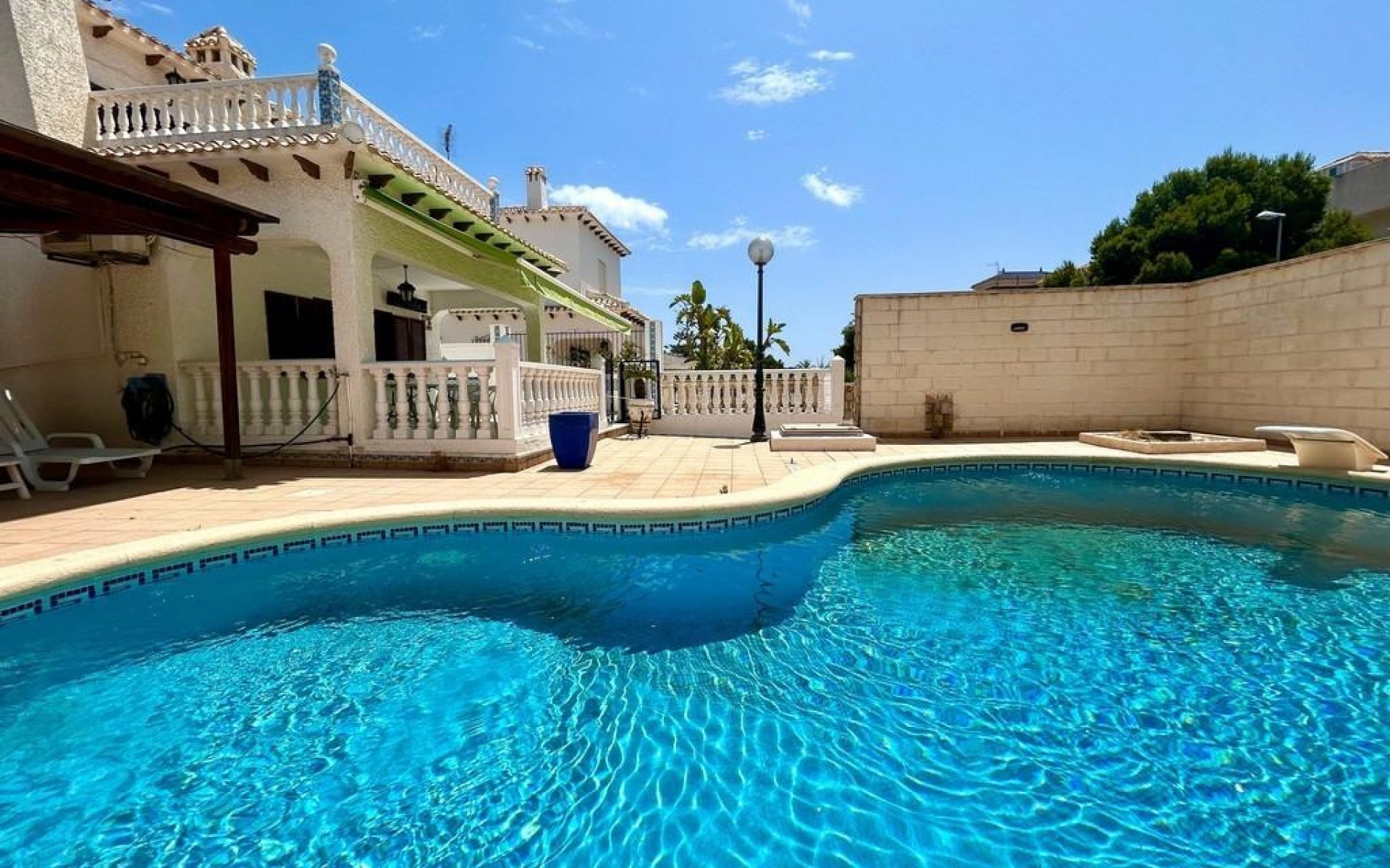 Resale - Villa - La Zenia