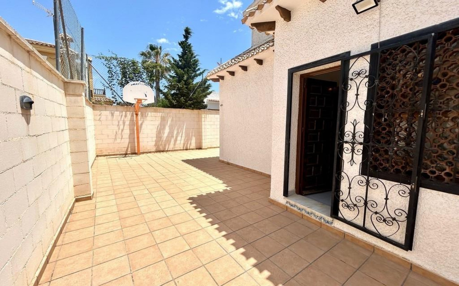 Resale - Villa - La Zenia