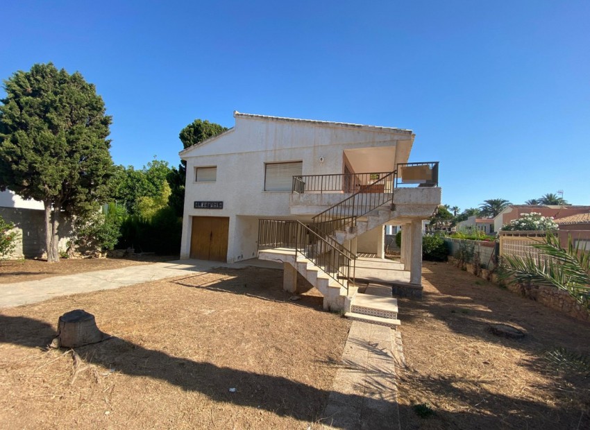 Resale - Villa - La Zenia