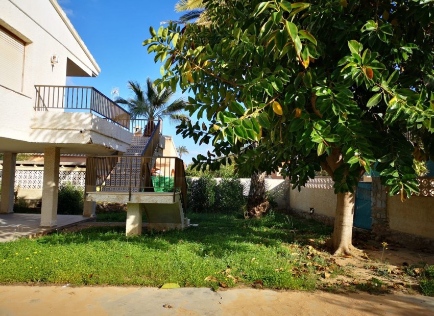 Resale - Villa - La Zenia