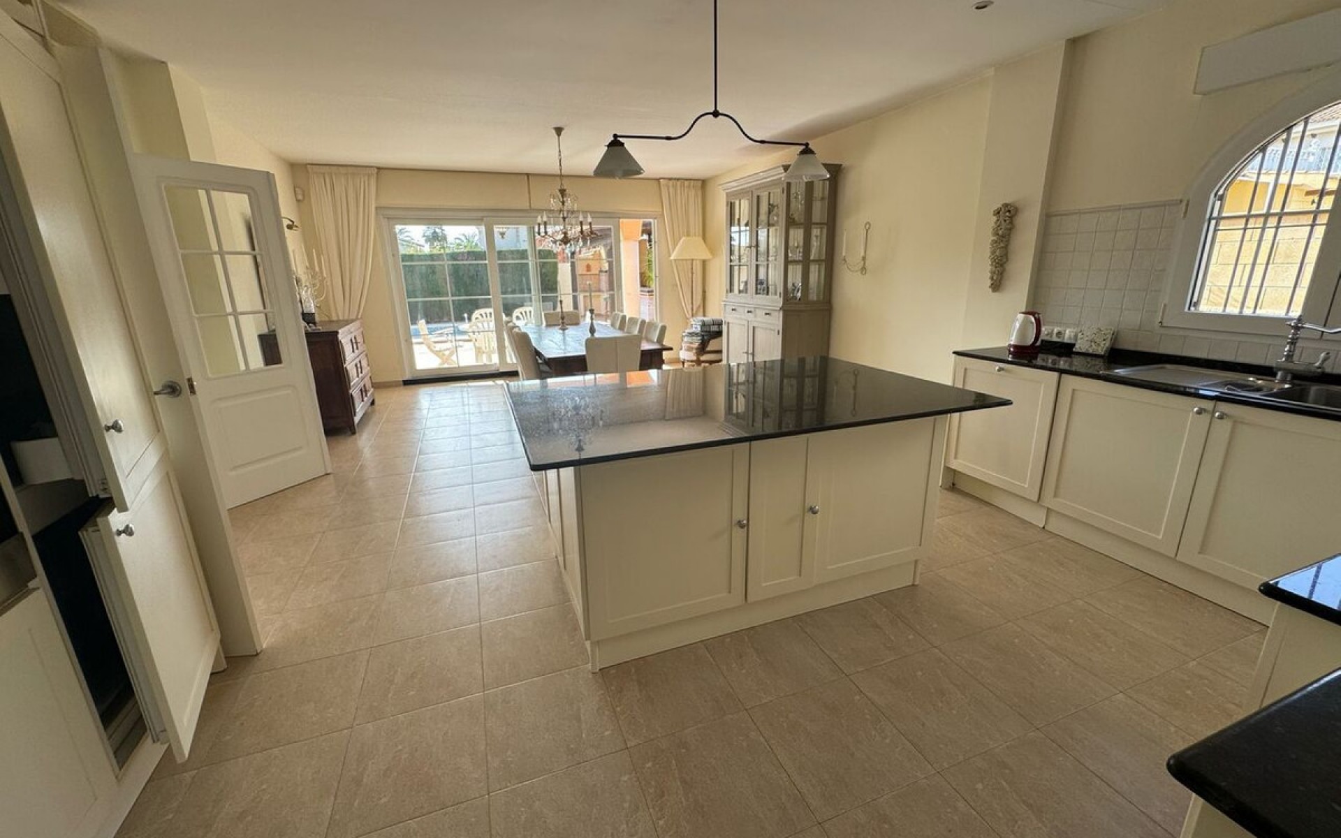 Resale - Villa - La Zenia