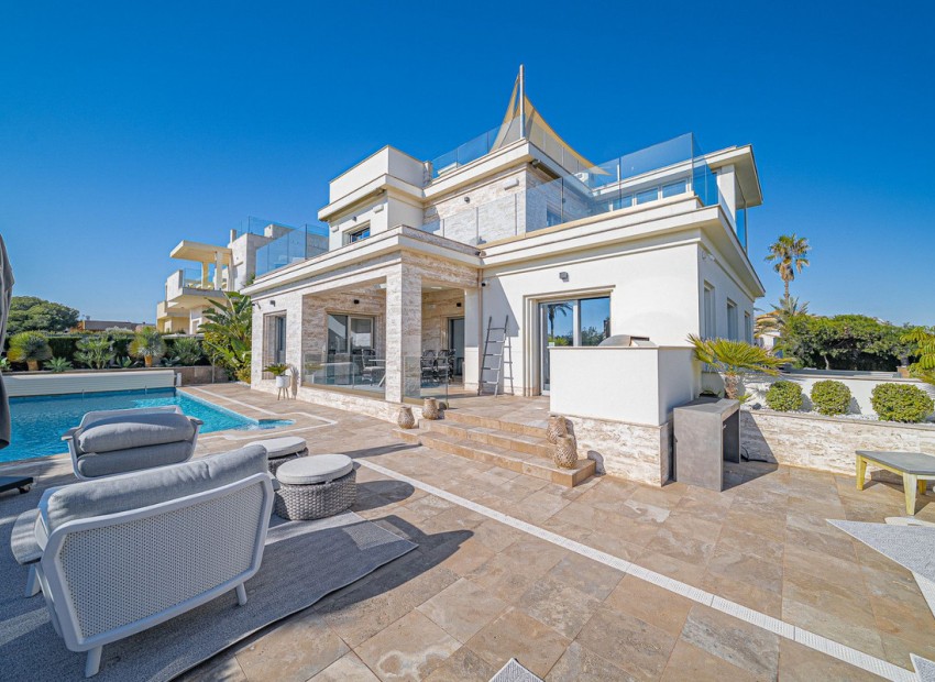 Resale - Villa - La Zenia
