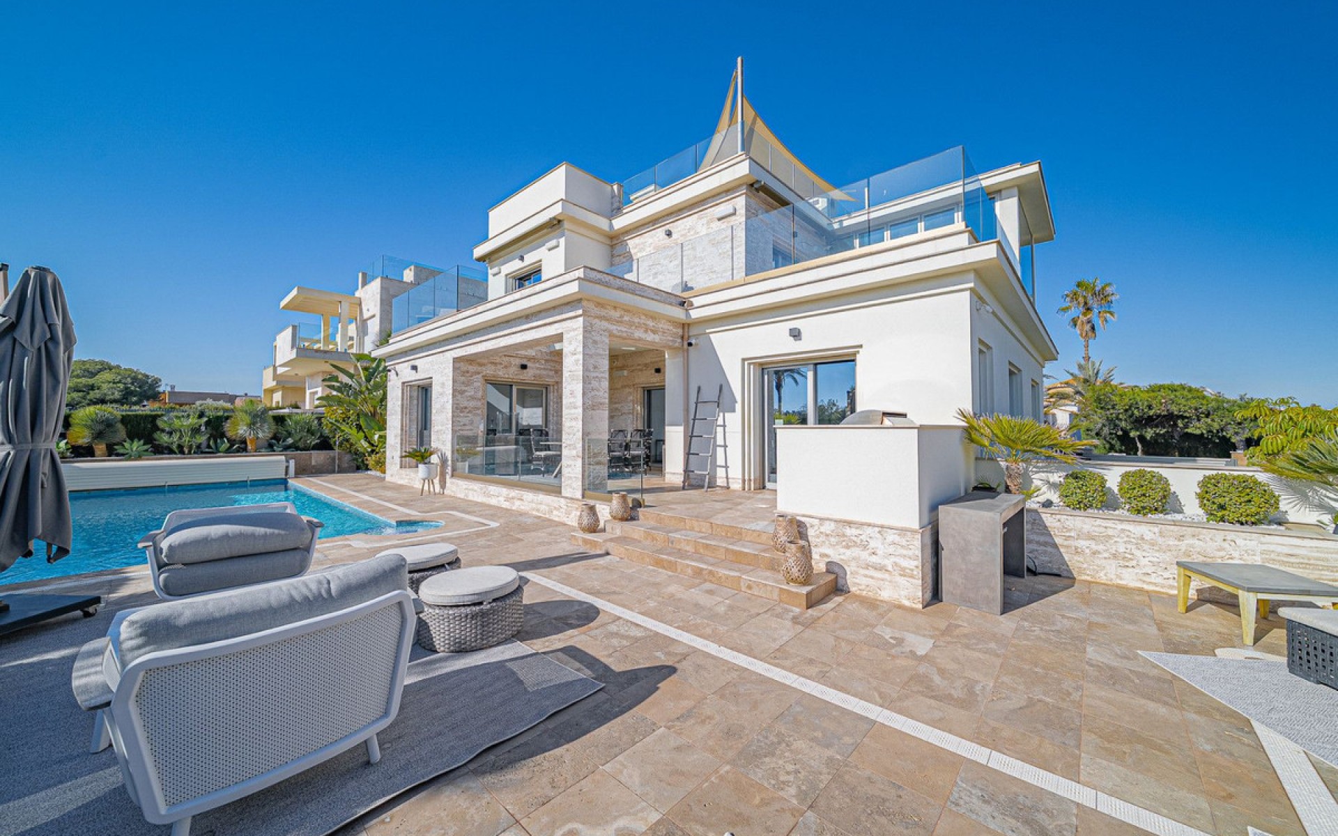 Resale - Villa - La Zenia