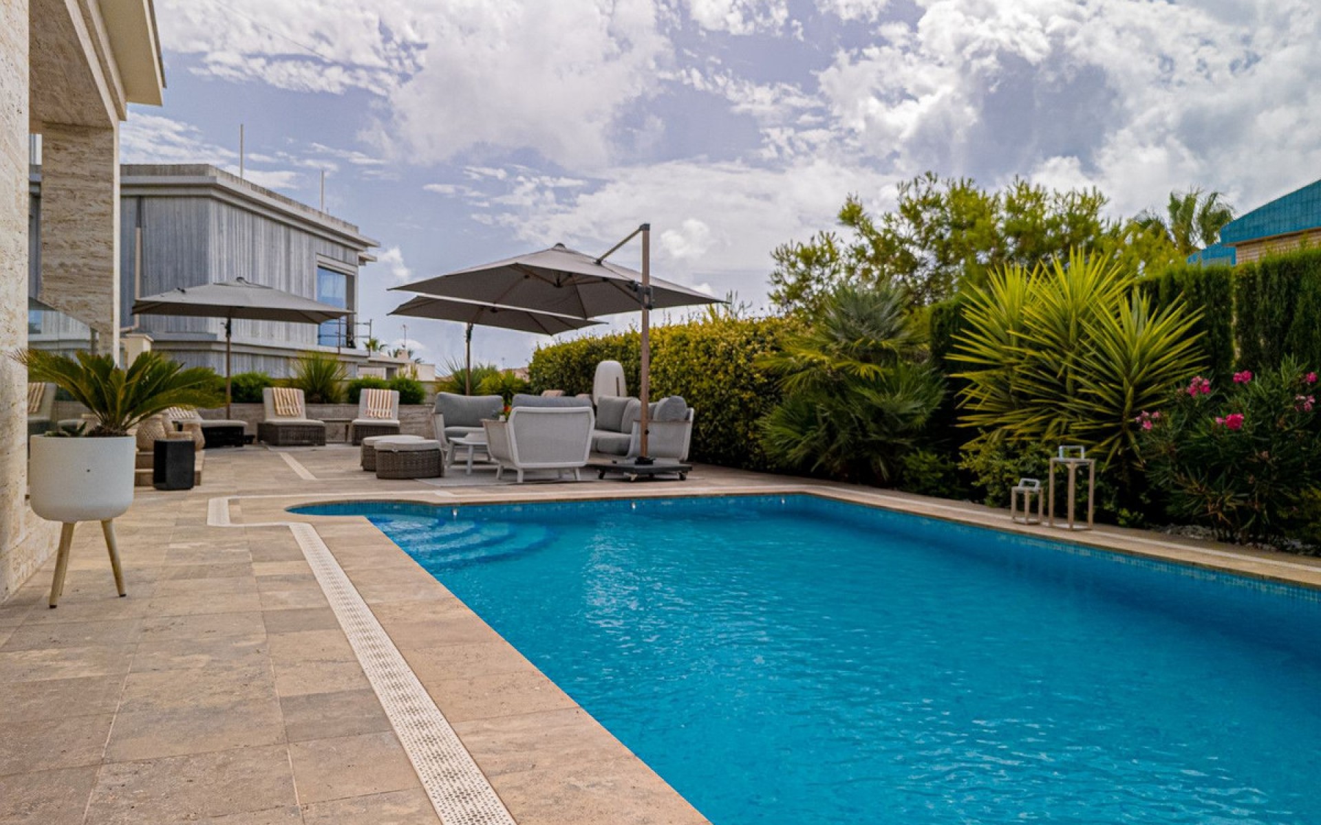 Resale - Villa - La Zenia