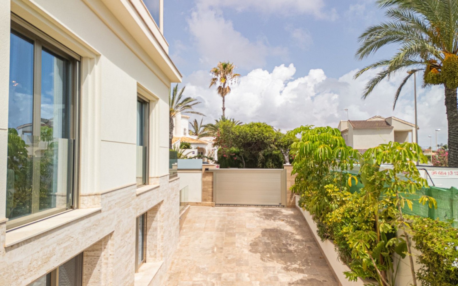 Resale - Villa - La Zenia