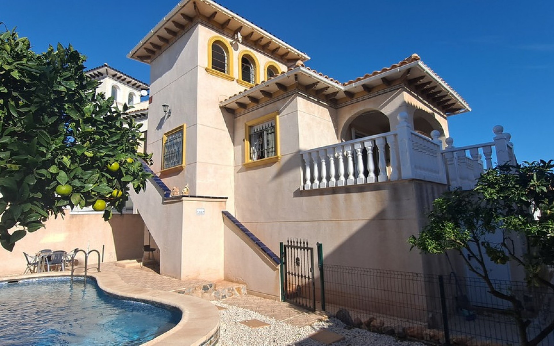 Resale - Villa - La Zenia