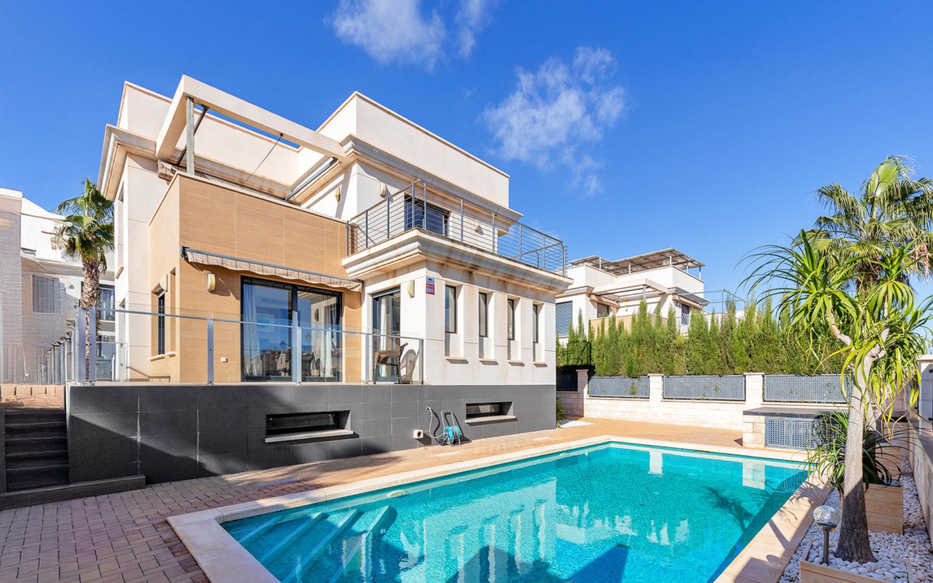 Resale - Villa - La Zenia