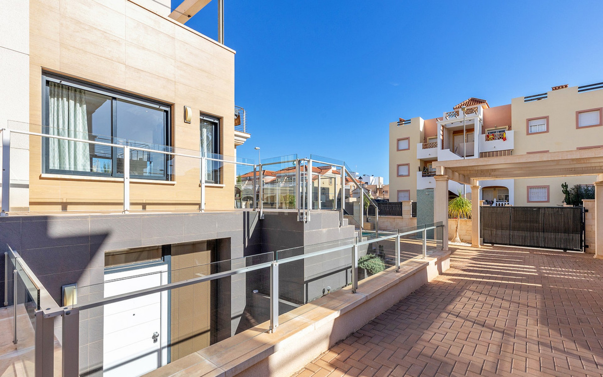 Resale - Villa - La Zenia