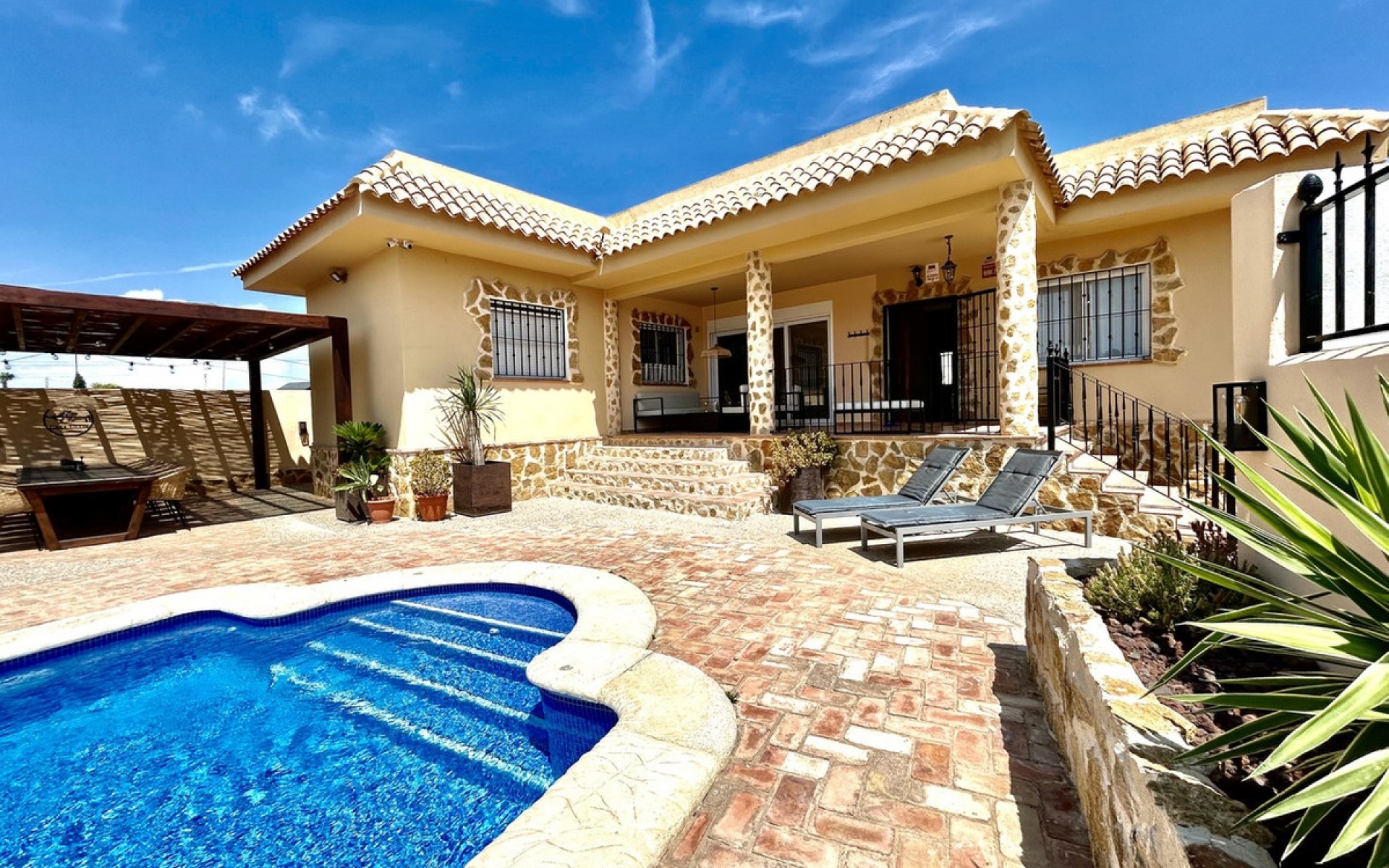 Resale - Villa - La Zenia